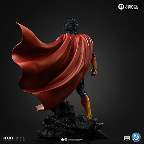 Absolute Superman DC Comics 1:10 Art Scale Limited Edition Statue | Iron Studios