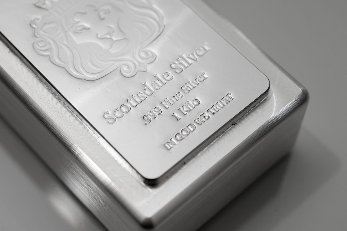 Scottsdale Stacker Lion Kilo Silver Bar | 0.999 Fine Silver